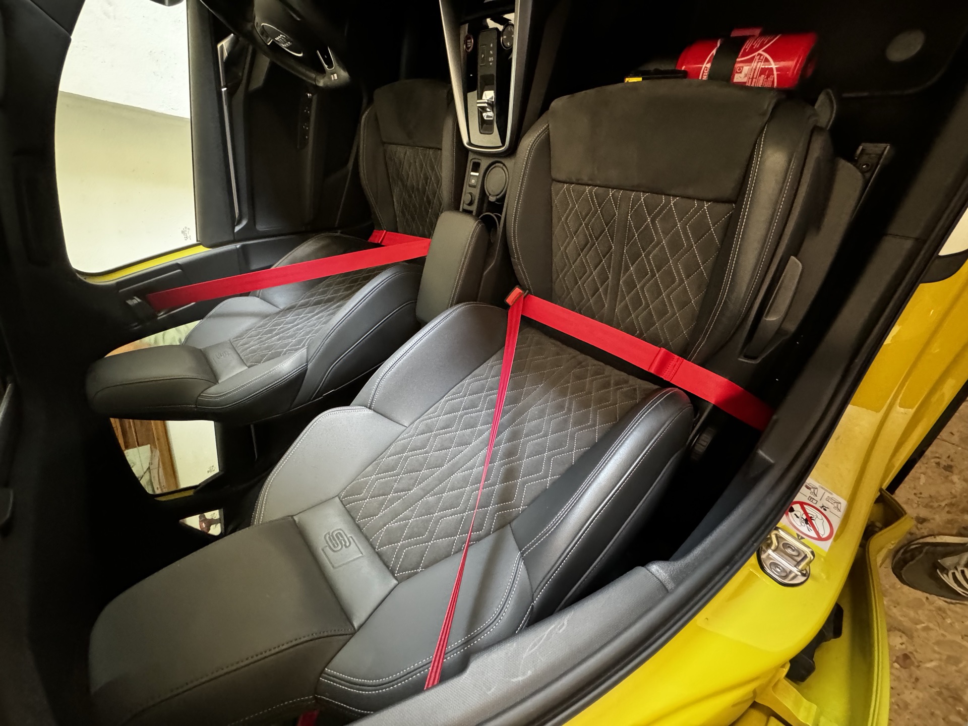 Tapizado de interior Mercedes Clase E en piel premium - Tapicería Corium Valencia